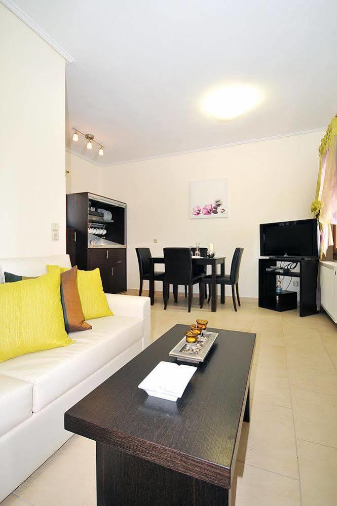 Aithra Apartments & Suites Gavrio Exteriör bild
