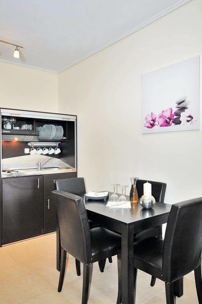 Aithra Apartments & Suites Gavrio Exteriör bild